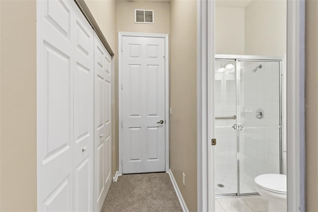 En Venta: $639,900 (5 camas, 3 baños, 2821 Pies cuadrados)