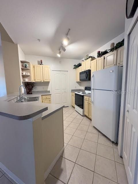 Под контрактом: $1,480 (2 спален, 2 ванн, 1110 Квадратных фут)