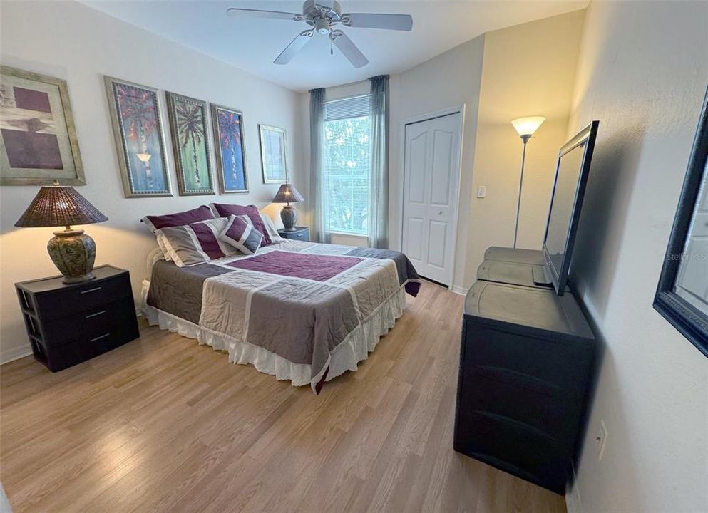 Под контрактом: $1,480 (2 спален, 2 ванн, 1110 Квадратных фут)