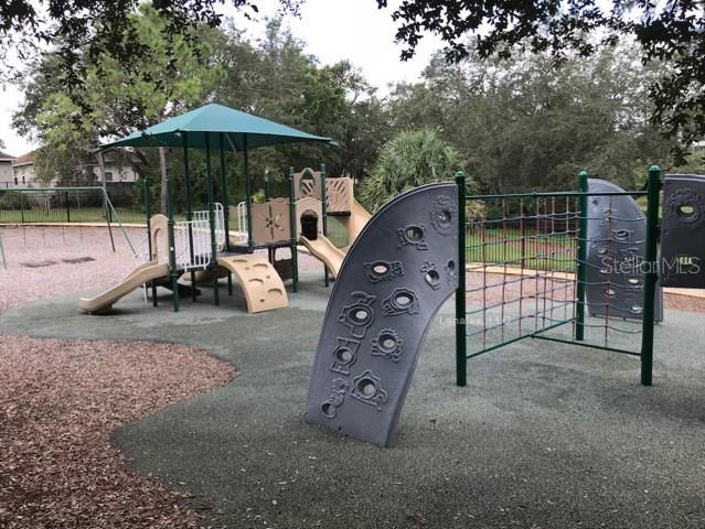 Под контрактом: $1,480 (2 спален, 2 ванн, 1110 Квадратных фут)