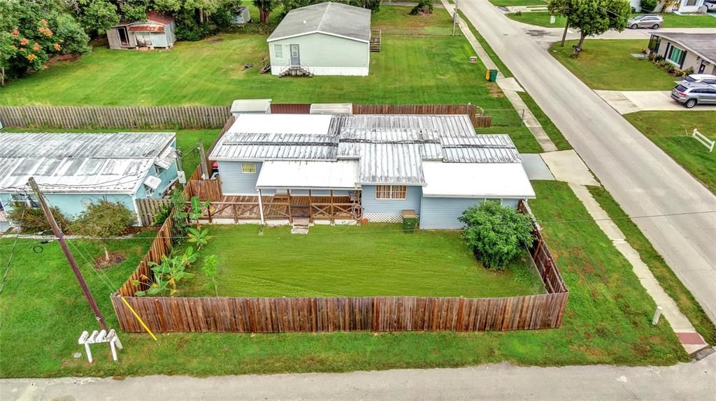 For Sale: $185,000 (2 beds, 1 baths, 744 Square Feet)