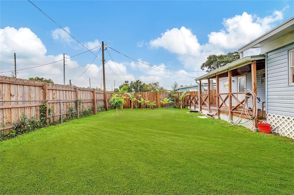 For Sale: $185,000 (2 beds, 1 baths, 744 Square Feet)