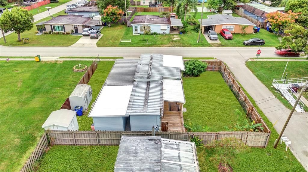 For Sale: $185,000 (2 beds, 1 baths, 744 Square Feet)