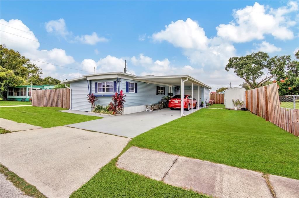 For Sale: $185,000 (2 beds, 1 baths, 744 Square Feet)