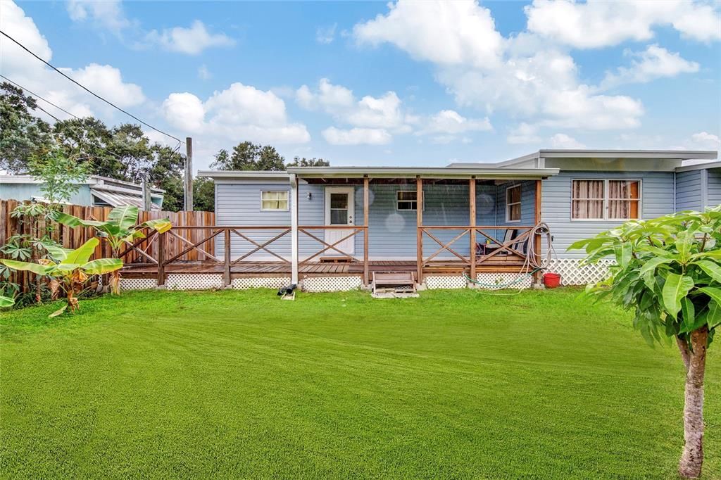 For Sale: $185,000 (2 beds, 1 baths, 744 Square Feet)