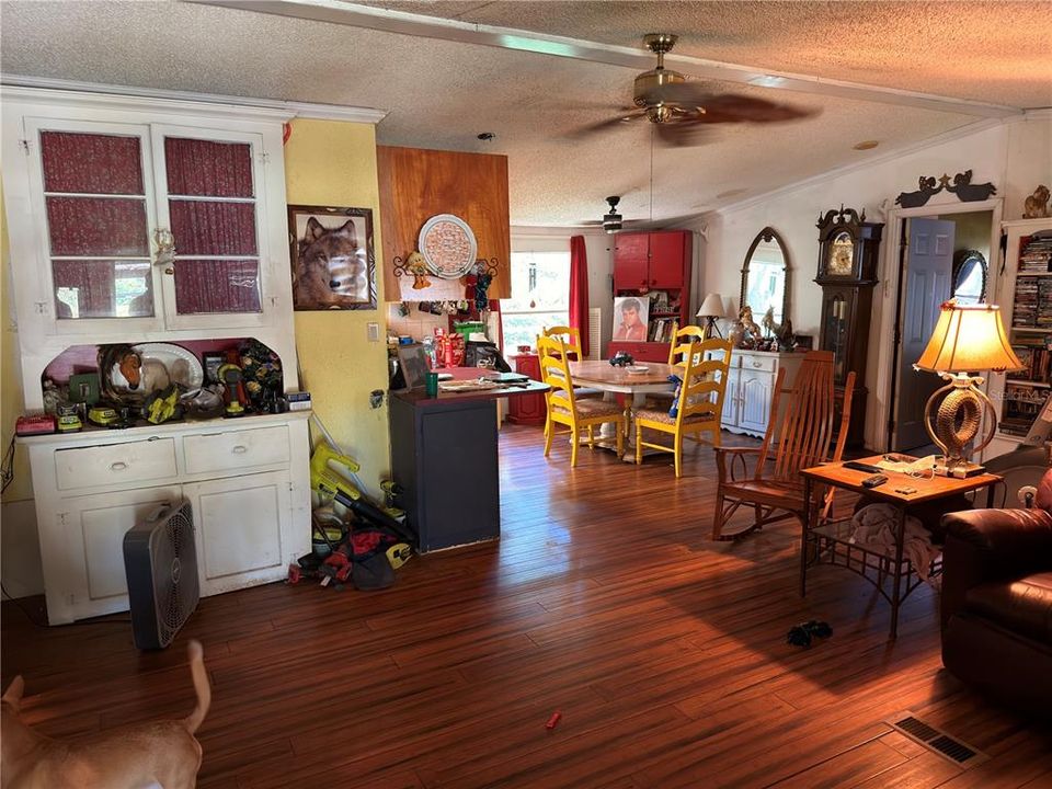 En Venta: $525,000 (6 camas, 4 baños, 1404 Pies cuadrados)