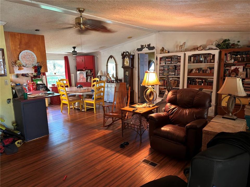 En Venta: $525,000 (6 camas, 4 baños, 1404 Pies cuadrados)