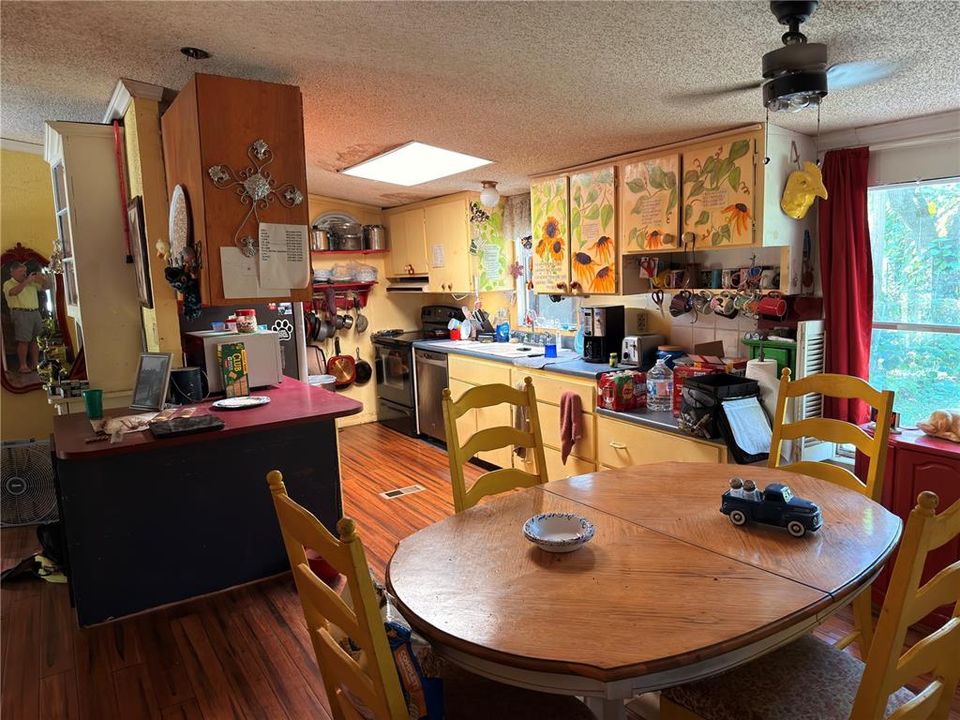 En Venta: $525,000 (6 camas, 4 baños, 1404 Pies cuadrados)