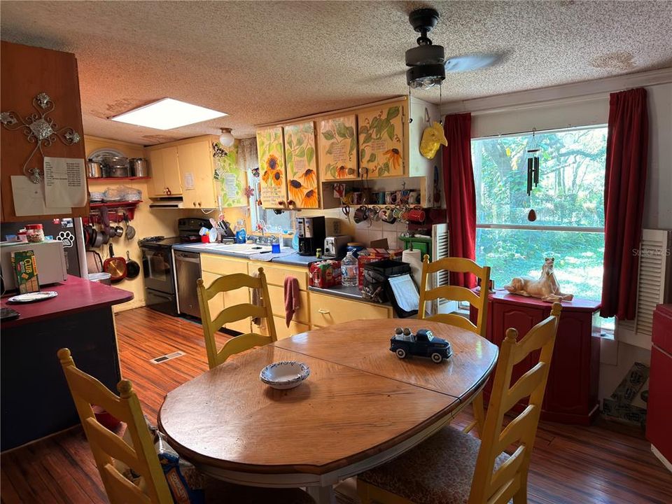 En Venta: $525,000 (6 camas, 4 baños, 1404 Pies cuadrados)