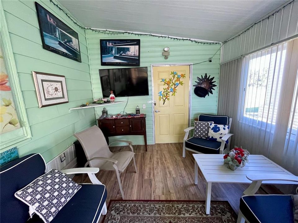 待售: $137,000 (2 贝兹, 2 浴室, 1152 平方英尺)