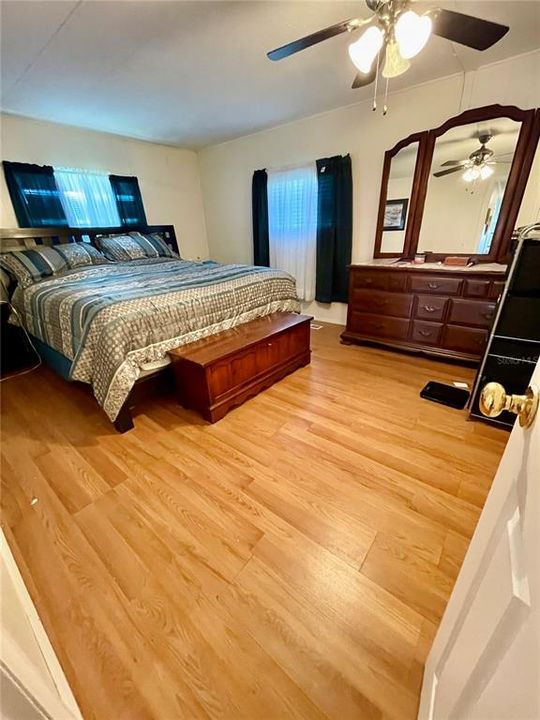 待售: $137,000 (2 贝兹, 2 浴室, 1152 平方英尺)