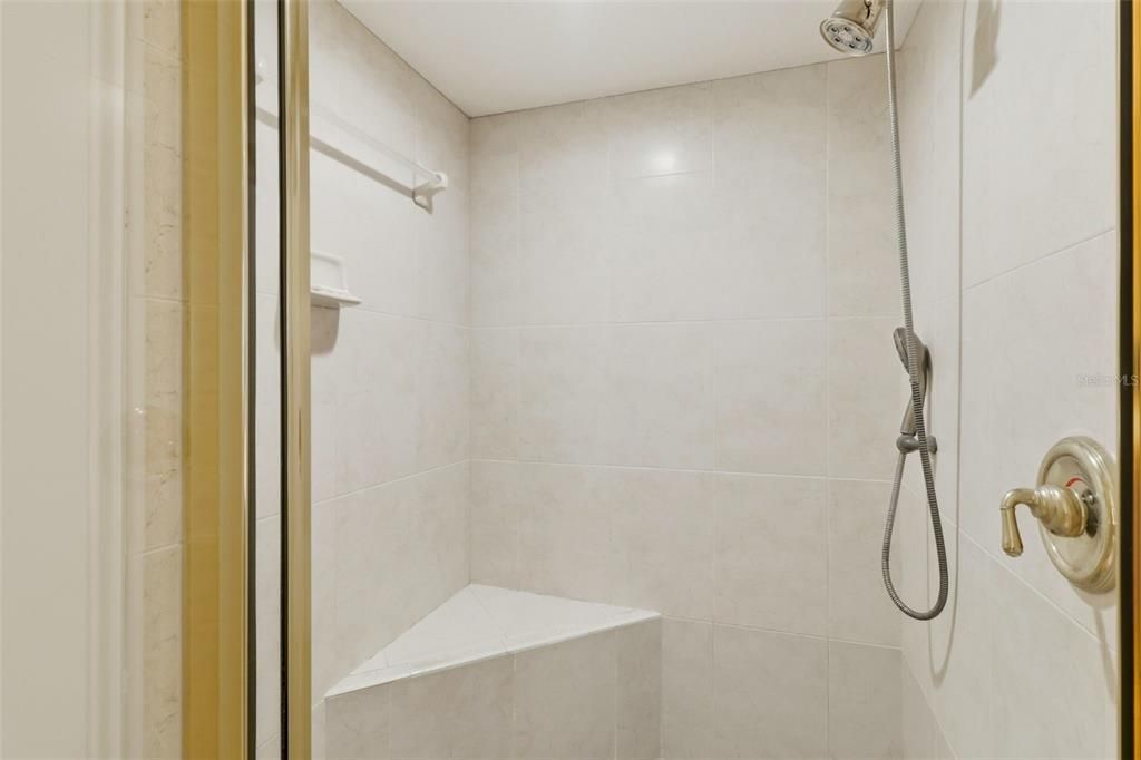 На продажу: $659,900 (4 спален, 4 ванн, 2192 Квадратных фут)