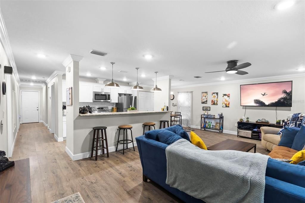 For Sale: $389,900 (3 beds, 2 baths, 1361 Square Feet)