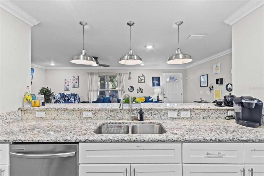 For Sale: $389,900 (3 beds, 2 baths, 1361 Square Feet)