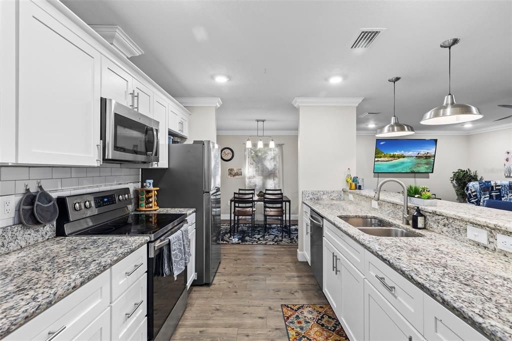 For Sale: $389,900 (3 beds, 2 baths, 1361 Square Feet)