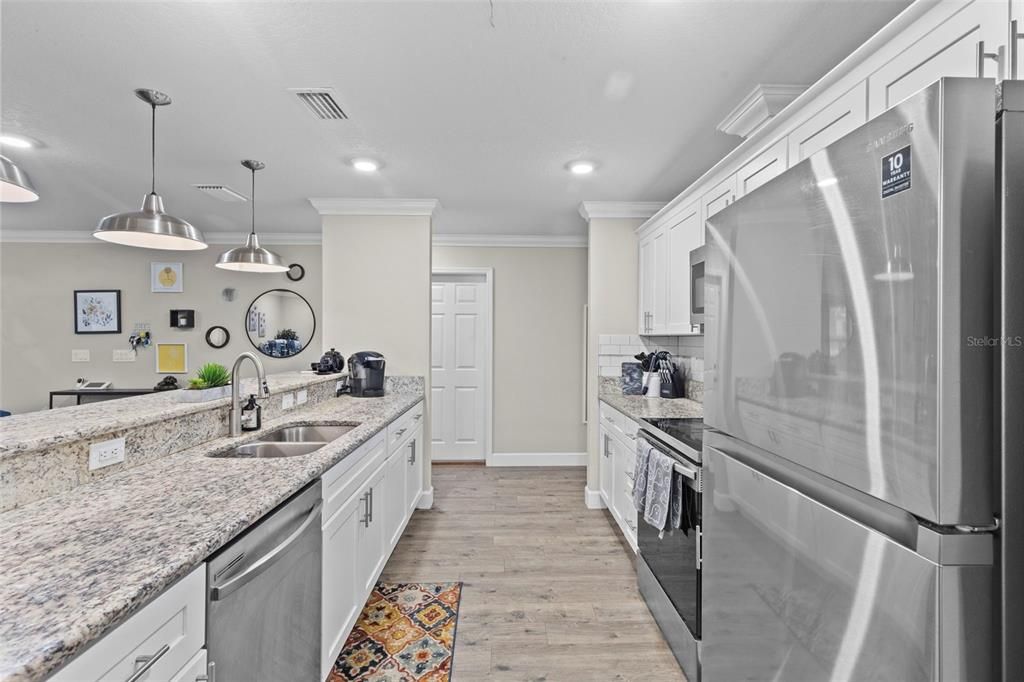 For Sale: $389,900 (3 beds, 2 baths, 1361 Square Feet)