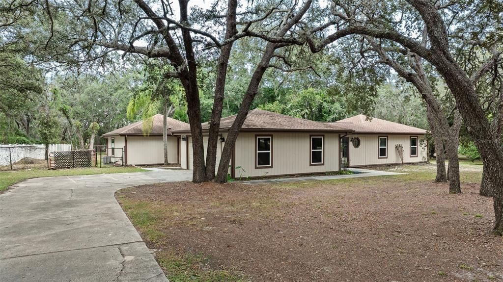 Recently Rented: $2,650 (3 beds, 2 baths, 2250 Square Feet)