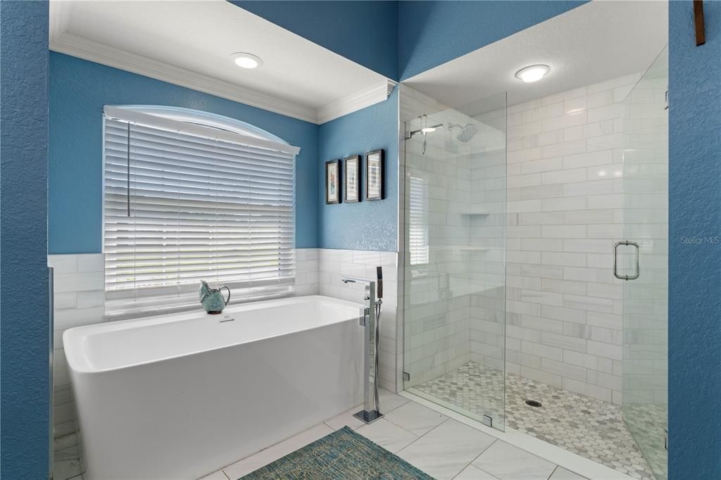 For Sale: $499,000 (3 beds, 2 baths, 2263 Square Feet)