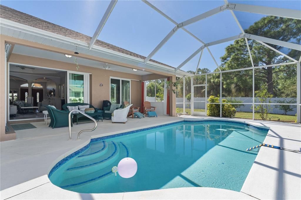 For Sale: $499,000 (3 beds, 2 baths, 2263 Square Feet)