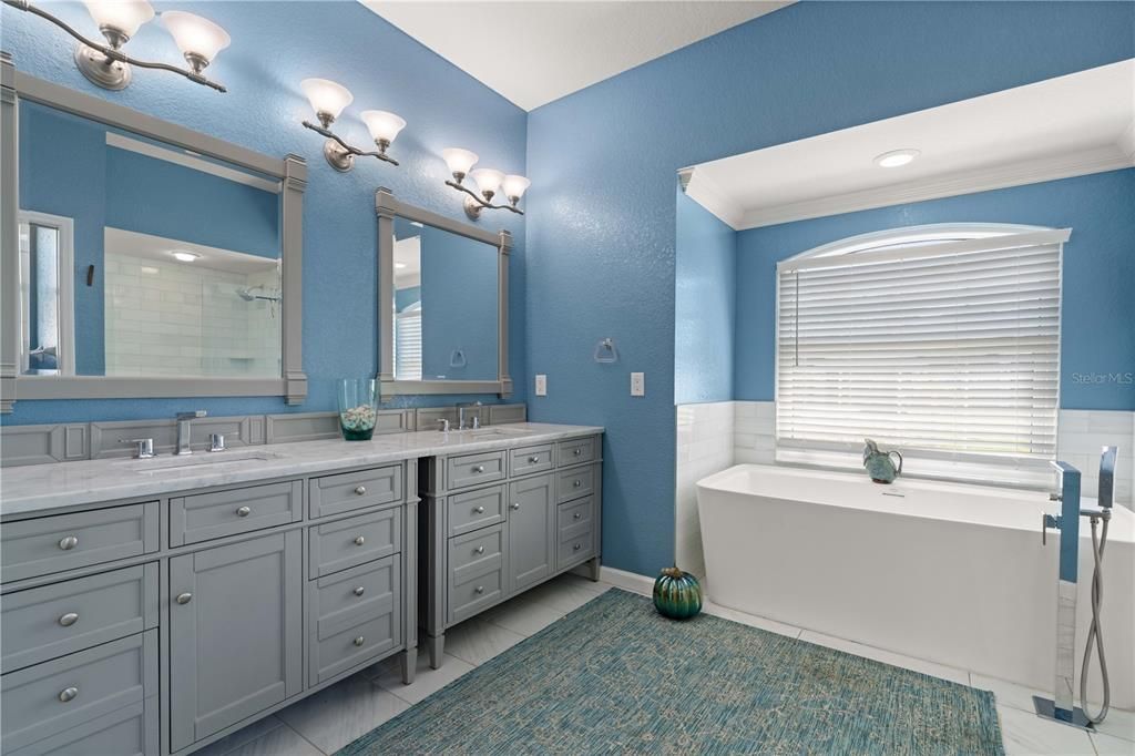 For Sale: $499,000 (3 beds, 2 baths, 2263 Square Feet)