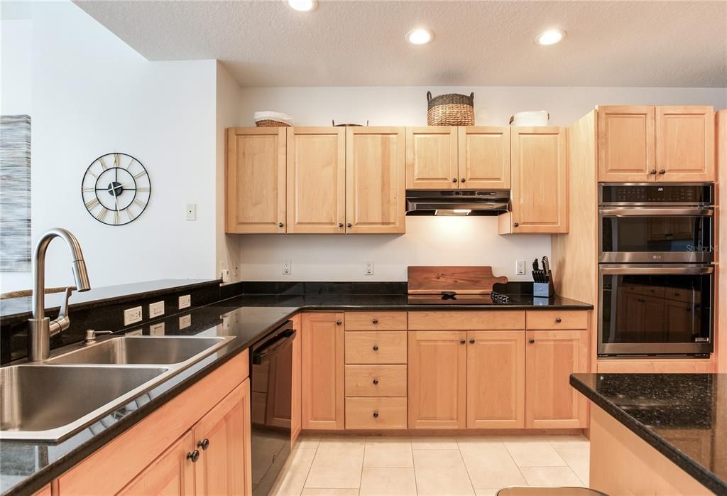 待售: $1,175,000 (3 贝兹, 3 浴室, 1995 平方英尺)