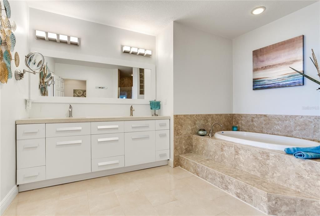 待售: $1,175,000 (3 贝兹, 3 浴室, 1995 平方英尺)