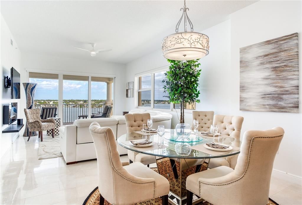 待售: $1,175,000 (3 贝兹, 3 浴室, 1995 平方英尺)