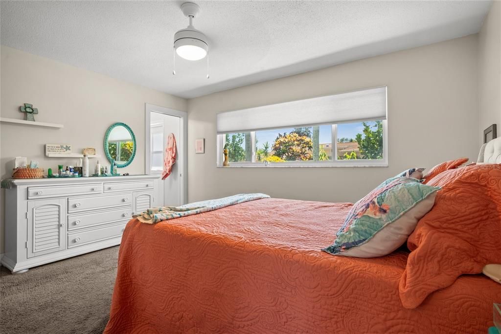 合同活跃: $564,900 (3 贝兹, 2 浴室, 1397 平方英尺)