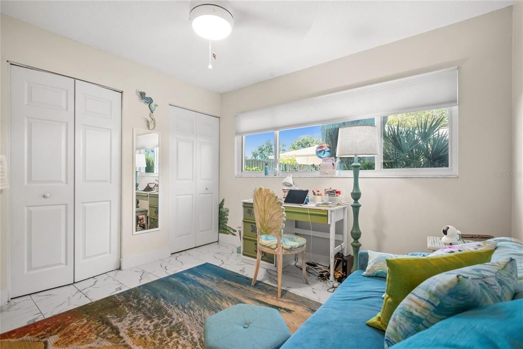 合同活跃: $564,900 (3 贝兹, 2 浴室, 1397 平方英尺)