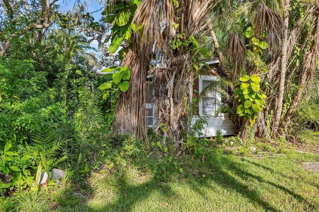 Active With Contract: $139,900 (0.12 acres)