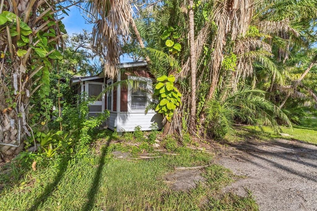 Active With Contract: $139,900 (0.12 acres)