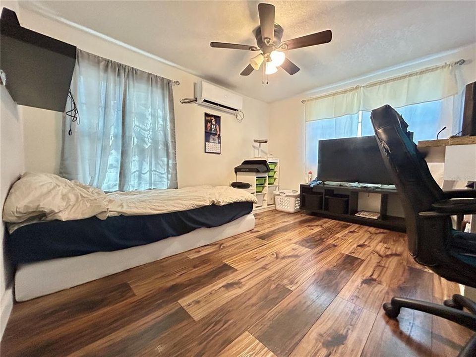 На продажу: $135,000 (3 спален, 2 ванн, 1130 Квадратных фут)