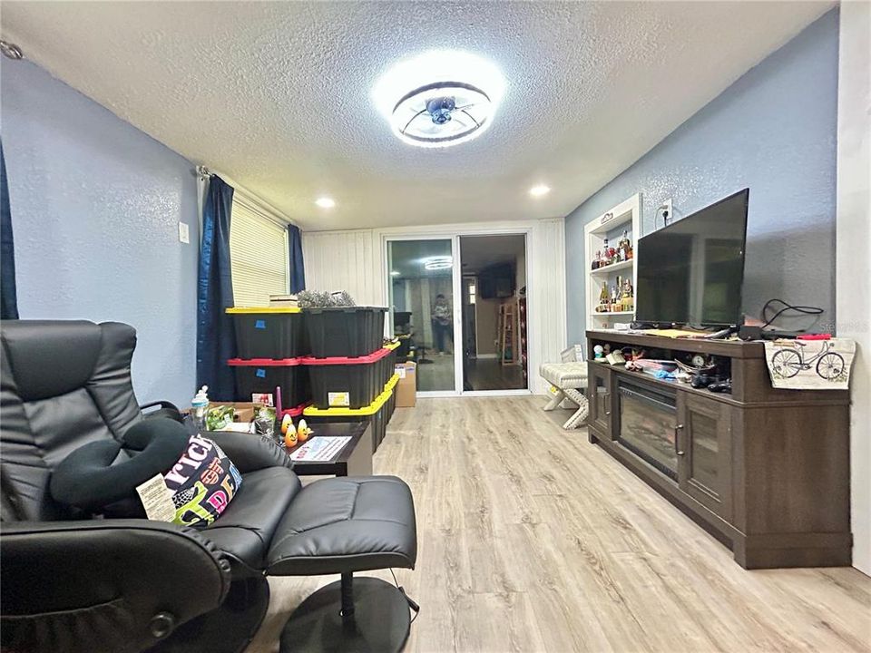 На продажу: $135,000 (3 спален, 2 ванн, 1130 Квадратных фут)