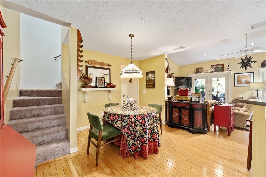 Active With Contract: $1,160,000 (4 beds, 3 baths, 2572 Square Feet)