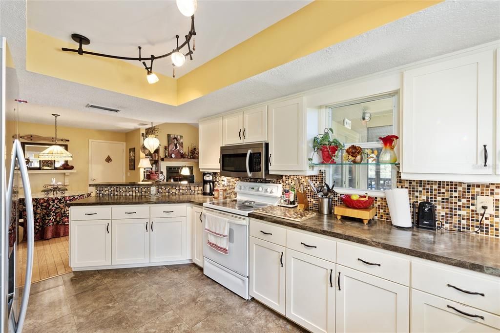 Active With Contract: $1,160,000 (4 beds, 3 baths, 2572 Square Feet)