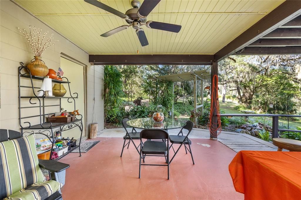 Active With Contract: $1,160,000 (4 beds, 3 baths, 2572 Square Feet)