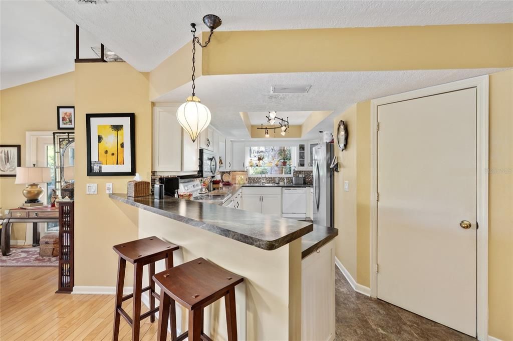 Active With Contract: $1,160,000 (4 beds, 3 baths, 2572 Square Feet)