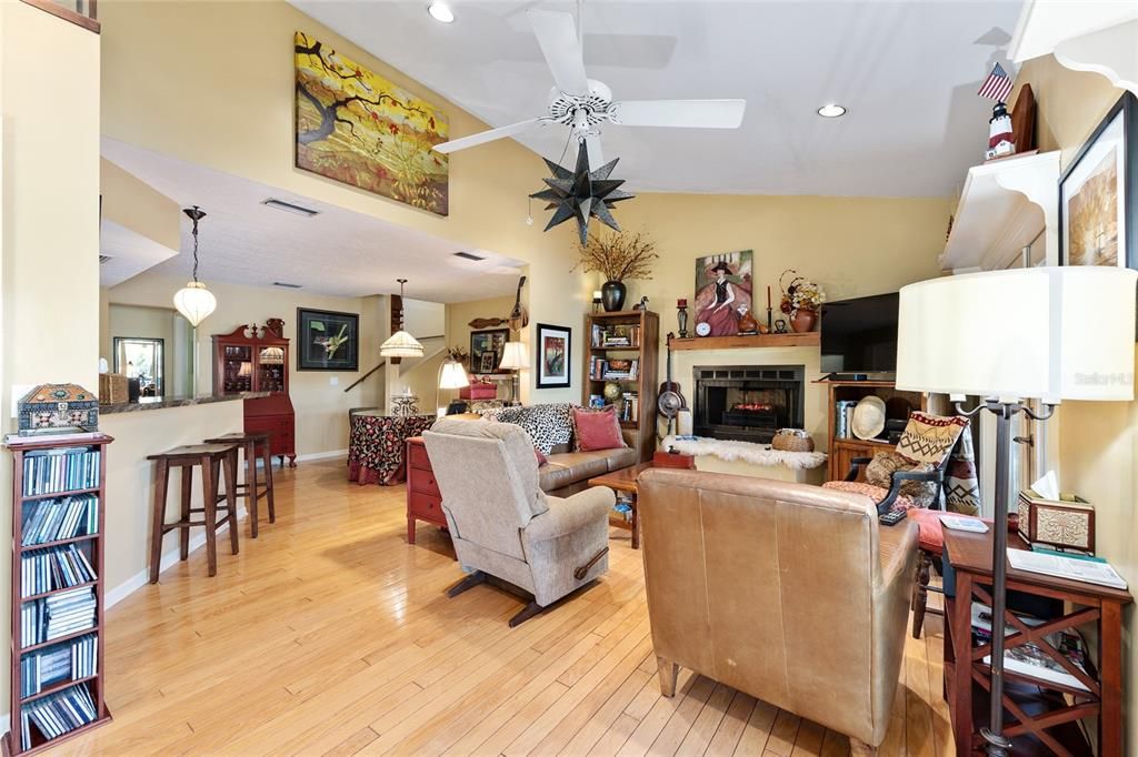 Active With Contract: $1,160,000 (4 beds, 3 baths, 2572 Square Feet)