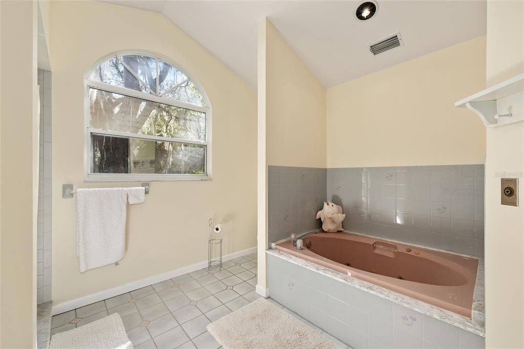 Active With Contract: $1,160,000 (4 beds, 3 baths, 2572 Square Feet)