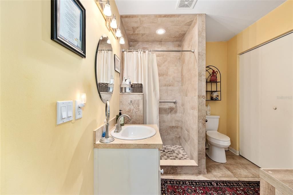 Active With Contract: $1,160,000 (4 beds, 3 baths, 2572 Square Feet)