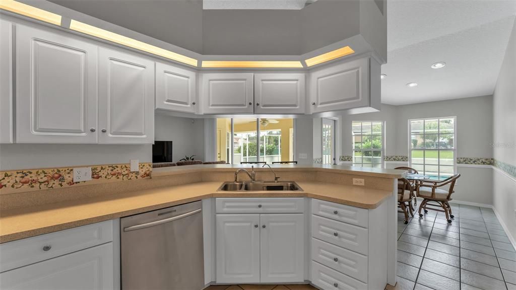 For Sale: $455,000 (4 beds, 2 baths, 2211 Square Feet)