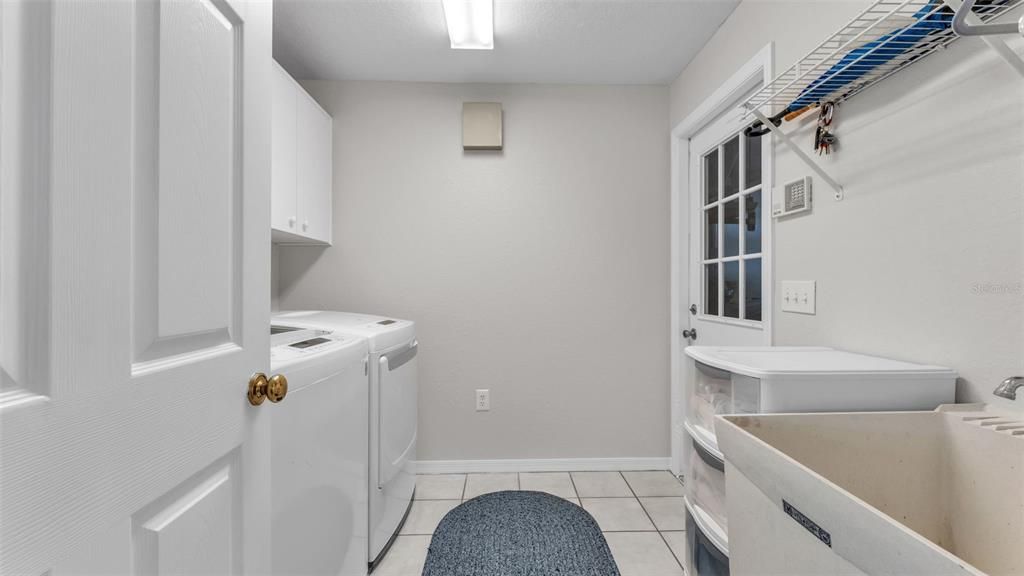 For Sale: $455,000 (4 beds, 2 baths, 2211 Square Feet)