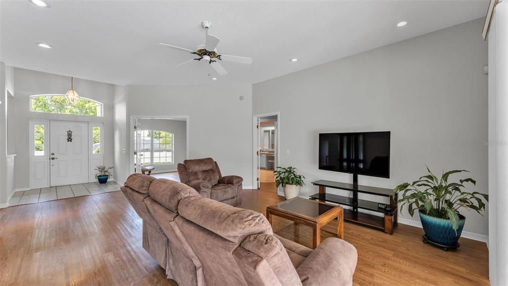 For Sale: $455,000 (4 beds, 2 baths, 2211 Square Feet)