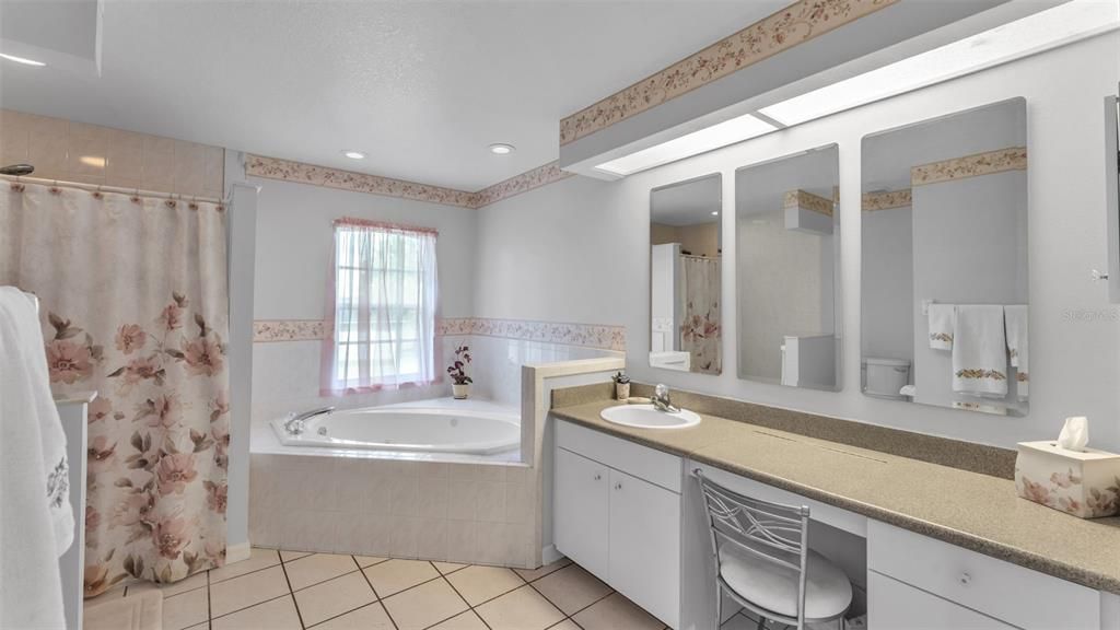 For Sale: $455,000 (4 beds, 2 baths, 2211 Square Feet)