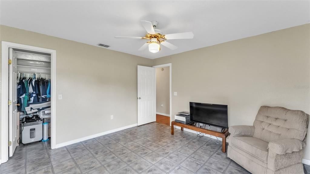 For Sale: $455,000 (4 beds, 2 baths, 2211 Square Feet)