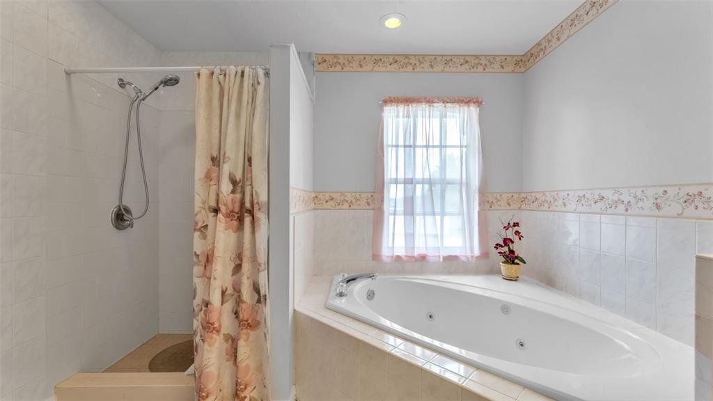 For Sale: $455,000 (4 beds, 2 baths, 2211 Square Feet)