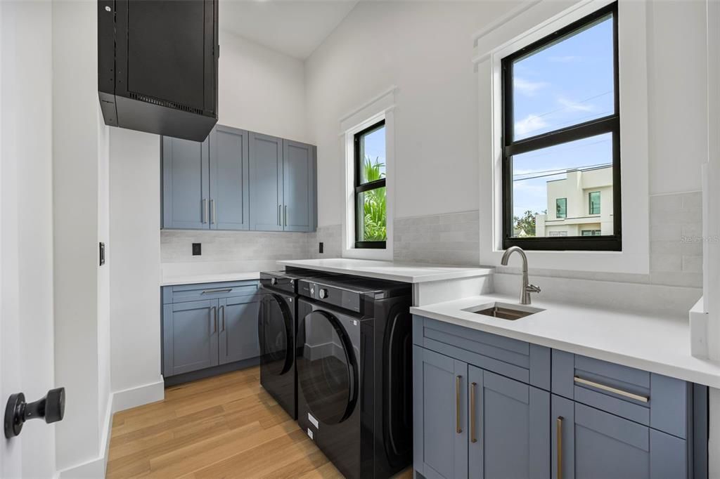 For Rent: $22,000 (5 beds, 5 baths, 5096 Square Feet)