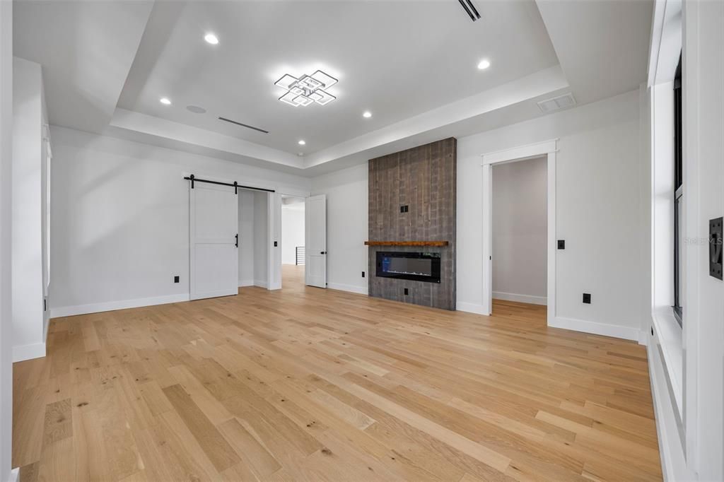 For Rent: $22,000 (5 beds, 5 baths, 5096 Square Feet)