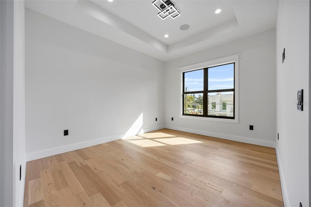 For Rent: $22,000 (5 beds, 5 baths, 5096 Square Feet)