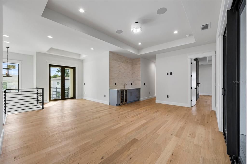 For Rent: $22,000 (5 beds, 5 baths, 5096 Square Feet)